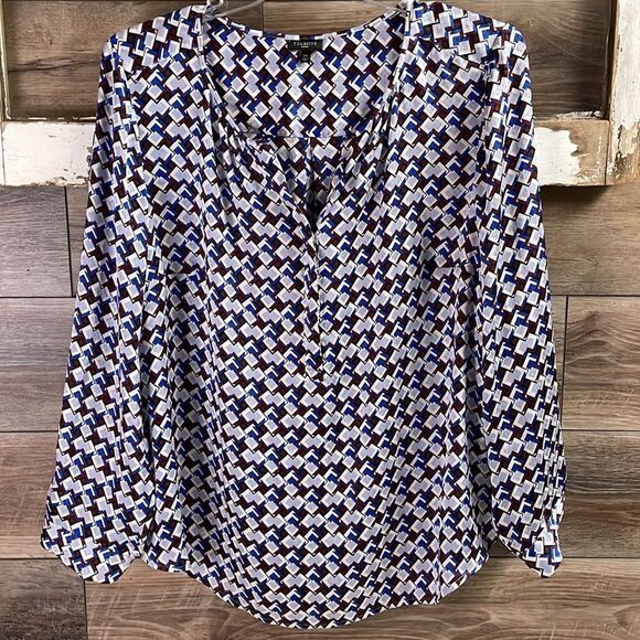 Talbots Women's Plus Size 2X V-Neck Patterned Semi Sheer Blouse White Blue - Picture 4 of 10